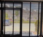 Zwarte houten jaloezie, Huis en Inrichting, Stoffering | Gordijnen en Lamellen, Ophalen, Zwart, Nieuw, 200 cm of meer