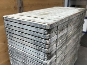 Gebruikte steenschotten grenen smal formaat 5x70x140 cm beschikbaar voor biedingen