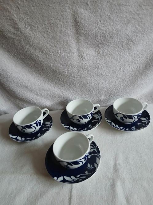 4 kop en schotels Douwe Egberts door Mosa, Huis en Inrichting, Keuken | Servies, Zo goed als nieuw, Kop(pen) en/of Schotel(s)