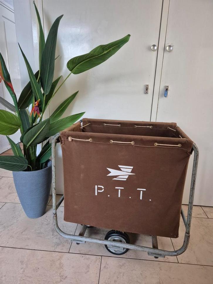 Vintage industriele post kar PTT, Antiek en Kunst, Curiosa en Brocante, Ophalen