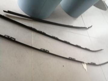 Zijstrippen voorruit SUBARU FORESTER SF  1997/2001 beschikbaar voor biedingen