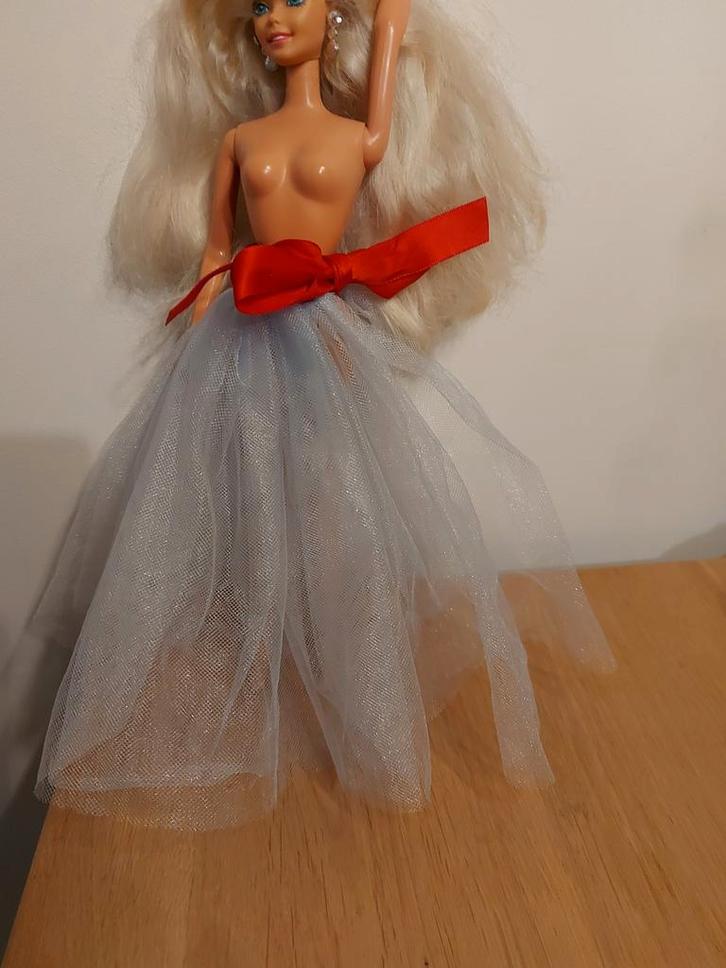 Barbie rok Generation Girl 1998, Verzamelen, Poppen, Gebruikt, Kleertjes, Ophalen of Verzenden