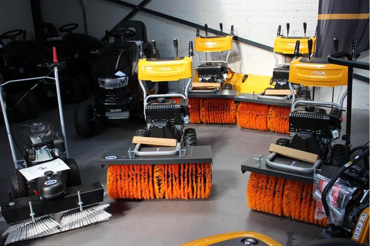 JCC aanbieding: De Stiga en limpar veegmachines, Tuin en Terras, Veegmachines, Nieuw