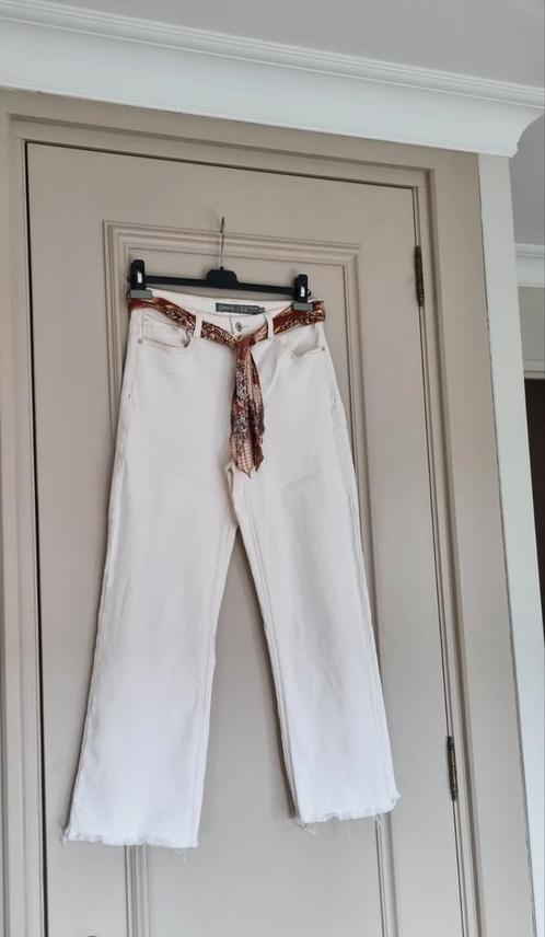 Flared jeans van Geisha   38, Kleding | Dames, Broeken en Pantalons, Zo goed als nieuw, Maat 38/40 (M), Wit, Ophalen of Verzenden