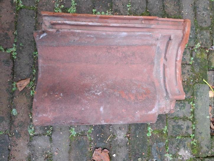 Keramische (gebakken) dakpannen rood (VHV?) 38 stuks, Doe-het-zelf en Verbouw, Dakpannen en Dakbedekking, Gebruikt, Dakpannen
