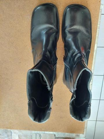 schoenen van prada beschikbaar voor biedingen