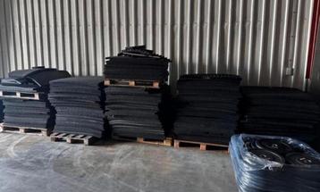 50m2 Rubberen Tegels 1m x 1m , 3cm Dikte beschikbaar voor biedingen