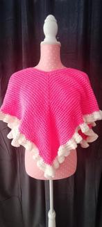 Gehaakte poncho Roze/Wit, Hobby en Vrije tijd, Breien en Haken, Ophalen of Verzenden, Nieuw, Haken, Wol of Garen
