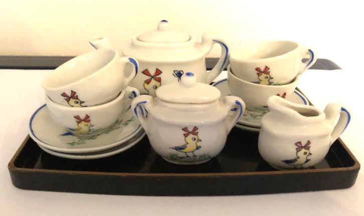 Poppenserviesje met kuikentje + dienblaadje, jaren 60, Antiek en Kunst, Antiek | Speelgoed, Ophalen of Verzenden