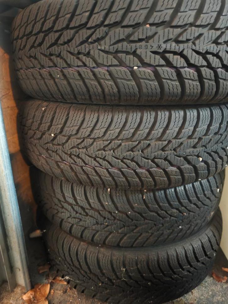 Winterwielen (banden op velg set, 4 stuks), Auto diversen, Velgenbomen, Zo goed als nieuw, Ophalen