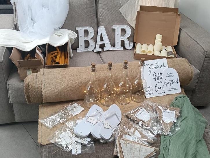 Bruiloft accessoires, Hobby en Vrije tijd, Feestartikelen, Zo goed als nieuw, Versiering, Geboorte of Huwelijk, Ophalen