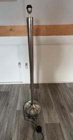 Zilveren staande lamp, Huis en Inrichting, Lampen | Vloerlampen, Ophalen, Zo goed als nieuw, Metaal, 100 tot 150 cm