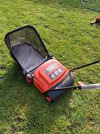 Verticuteermachine BLACK & DECKER - 2x gebruikt, Ophalen, Zo goed als nieuw