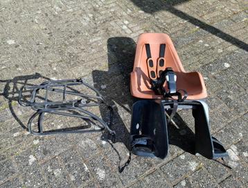 Bobike kinderzitje en verlengde bagagedrager beschikbaar voor biedingen