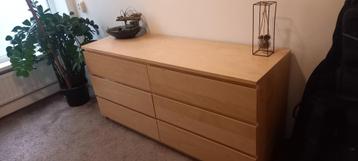 Stevige ladekast met 6 ruime lades in lichte houtkleur. beschikbaar voor biedingen