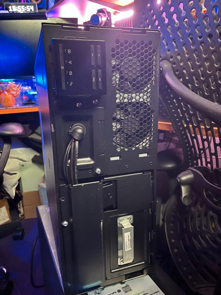 APC UPS SMX3000 + AP9630 Smart Slot, Computers en Software, Noodvoedingen (UPS), Zo goed als nieuw, Ophalen