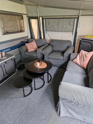 Bank 2 zits en 2 stoelen beschikbaar voor biedingen