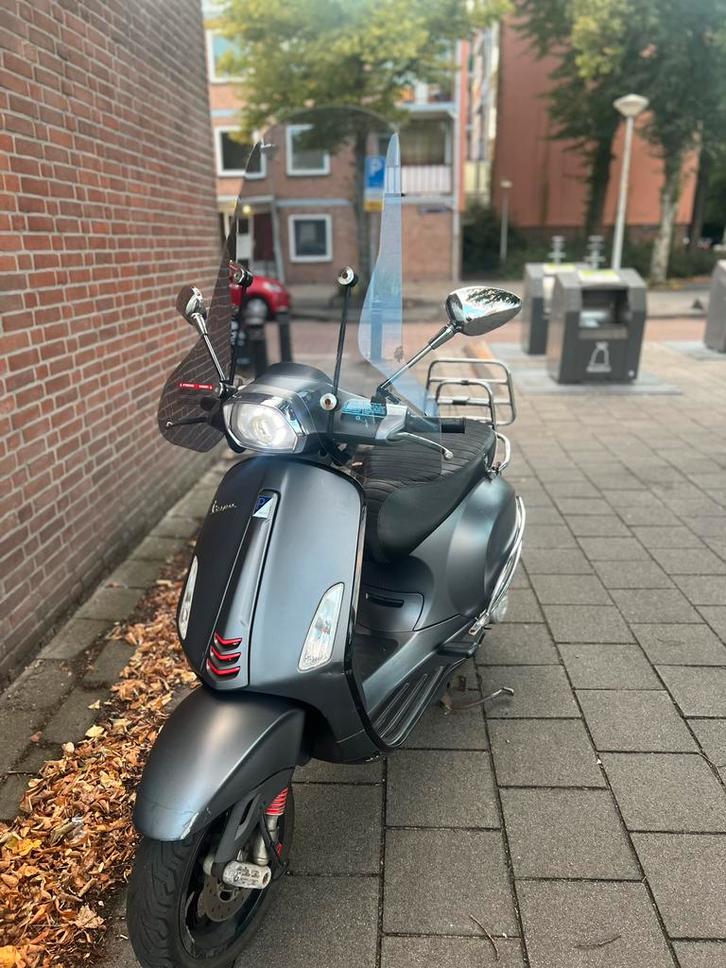 Vespa Sprint 2018 - E4, Fietsen en Brommers, Scooters | Vespa, Gebruikt, Overige modellen, Maximaal 25 km/u, Benzine, Ophalen