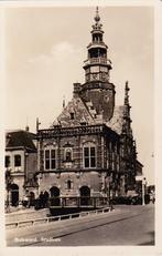 00676 Bolsward - Stadhuis - gel. 1950, Verzamelen, Ansichtkaarten | Nederland, Verzenden, 1940 tot 1960, Gelopen, Friesland