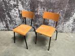 schoolstoelen, Huis en Inrichting, Stoelen, Ophalen, Gebruikt, Twee, Bruin