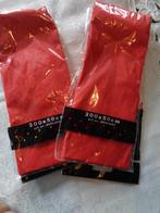 2x 200 cm rood crepe papier, Diversen, Kerst, Ophalen of Verzenden, Nieuw