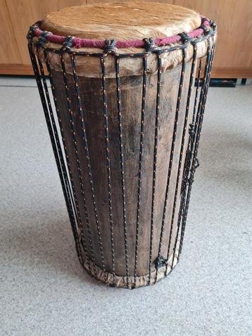 Originele Sanban / dundun trommel uit Senegal.