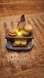 Leuk kerstdorp figuurtje met verlichting, Diversen, Kerst, Ophalen of Verzenden, Gebruikt