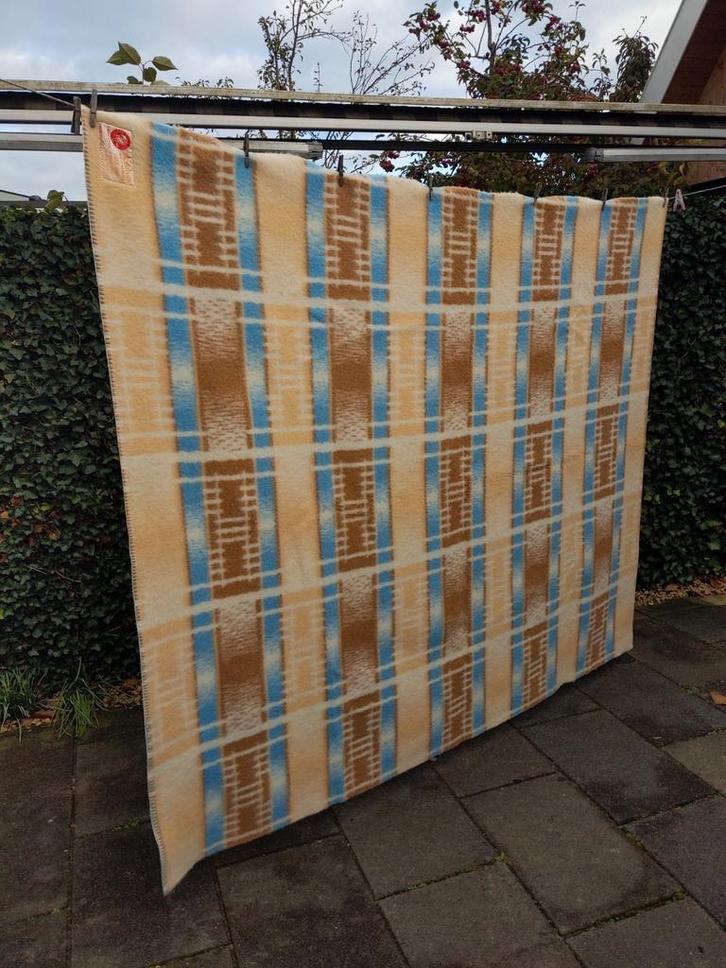 Wollen deken zuiver scheerwol, Huis en Inrichting, Woonaccessoires | Plaids en Woondekens, Zo goed als nieuw, Ophalen of Verzenden