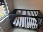 Baby ledikant, met matras(hoeslaken zit erbij) commode, Ophalen, Zo goed als nieuw