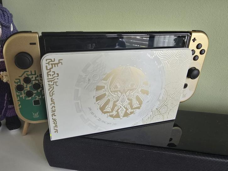 OLED Switch Legend of Zelda: Tears of the Kingdom edition, Spelcomputers en Games, Spelcomputers | Nintendo Switch, Zo goed als nieuw