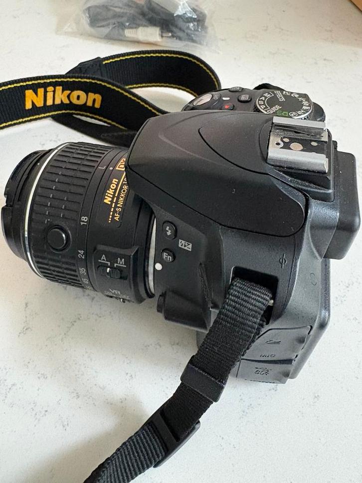 Nikon D3300 + AS-F 18-55mm lens | +16gb card tas bon boekje, Audio, Tv en Foto, Fotocamera's Digitaal, Zo goed als nieuw, Spiegelreflex