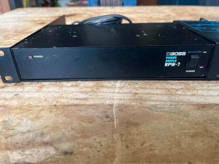BOSS RPW-7 Power Supply (Micro Rack Series), Muziek en Instrumenten, Effecten, Gebruikt, Overige typen, Ophalen of Verzenden