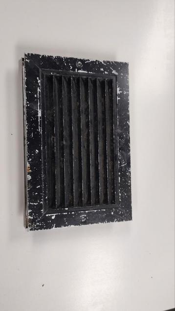 Deurrooster 28x18 cm. Aluminium. beschikbaar voor biedingen