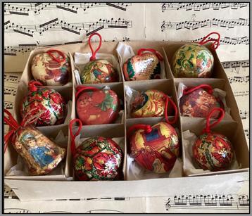 12 papier maché kerstballen jaren 80 beschikbaar voor biedingen