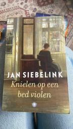 Jan Siebelink - Knielen op een bed violen, Ophalen of Verzenden, Zo goed als nieuw, Jan Siebelink