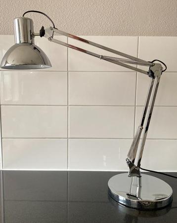 Bureaulamp beschikbaar voor biedingen