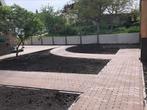 Voor al uw grond-straatwerk-tuinaanleg, Ophalen