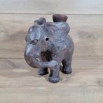 Olifant van aardewerk, 19 cm hoog, Antiek en Kunst, Antiek | Kandelaars, Ophalen of Verzenden, Keramiek of Aardewerk