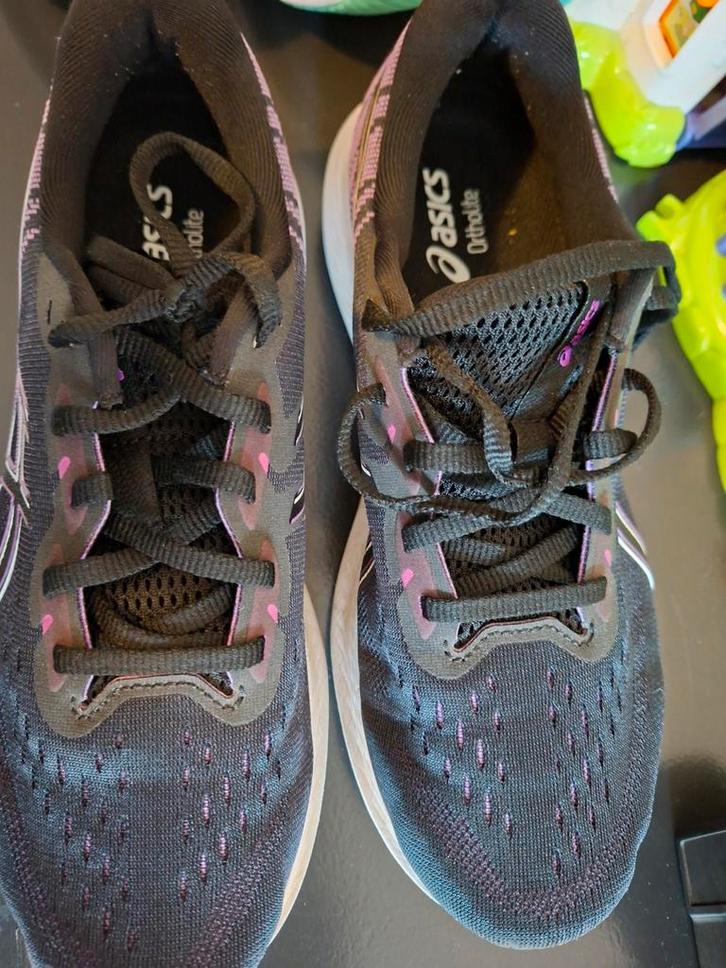 Asics Hardloopschoenen - Maat 40,5, Kleding | Dames, Schoenen, Gedragen, Sportschoenen, Zwart, Ophalen of Verzenden