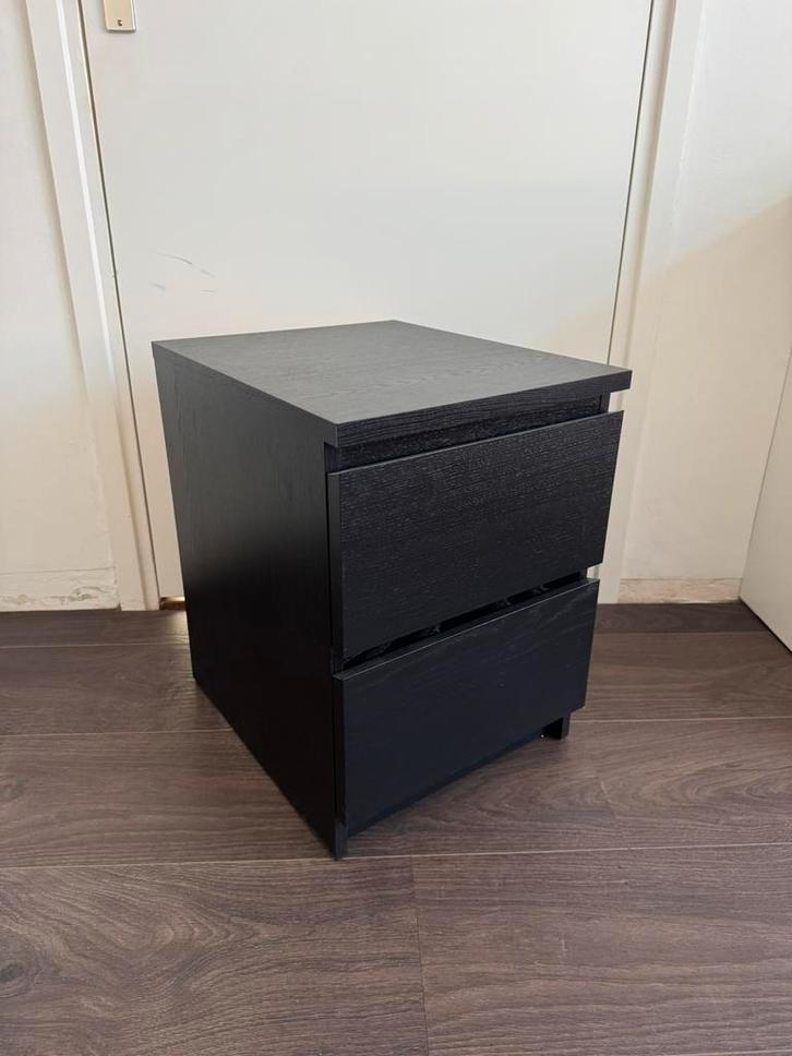 Ikea Malm nachtkastje in zwartbruin, Huis en Inrichting, Slaapkamer | Nachtkastjes, Zo goed als nieuw, Minder dan 45 cm, Ophalen