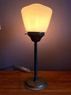 Klassieke Art Deco of Bauhaus-stijl tafellamp, Antiek en Kunst, Antiek | Lampen, Ophalen of Verzenden