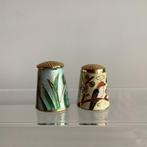 2 cloissoné vingerhoedjes met vogeltjes, Ophalen of Verzenden, Zo goed als nieuw, Porselein, Buitenland