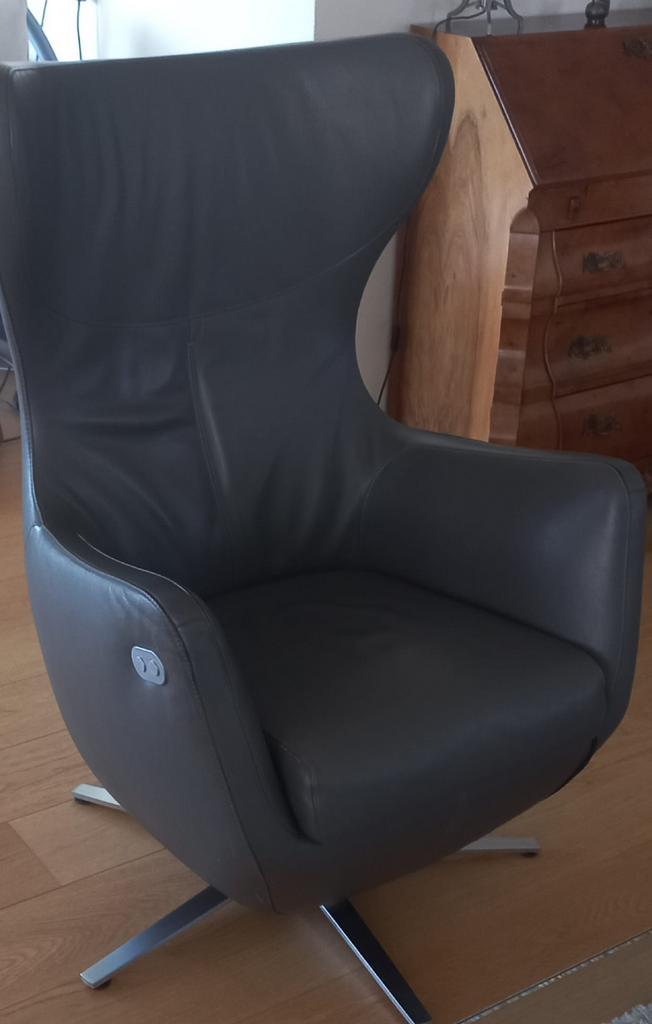 Leolux Caruzzo elektrische draaibare sta op stoel, Huis en Inrichting, Fauteuils, Zo goed als nieuw, Leer, 75 tot 100 cm, 75 tot 100 cm