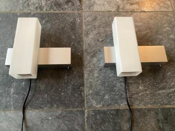 2x Philips vintage modern design wandlampen beschikbaar voor biedingen