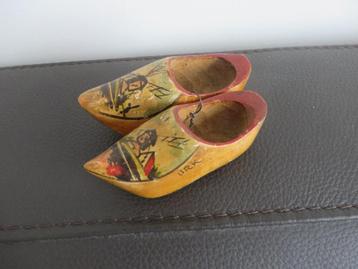 Oude houten souvenir klompjes, Nederlands, eiland Urk beschikbaar voor biedingen