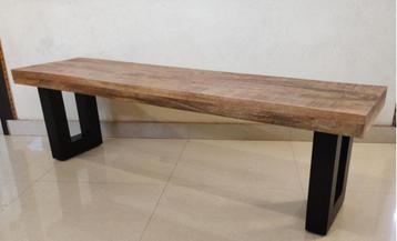 Partij van zes mangohouten eettafelbanken 160-200cm beschikbaar voor biedingen