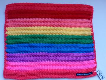 Gondas Creaties Regenboog poppendeken óf als placemat beschikbaar voor biedingen