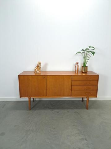 Teak dressoir met hoge poten en lades vintage beschikbaar voor biedingen