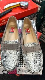 8) nieuwe safari grijze moccasins maat 38 en 39, Nieuw, Ophalen of Verzenden, Espadrilles of Moccasins, Grijs