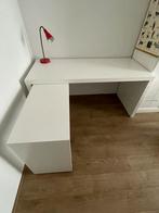 In perfecte staat: IKEA MALM BUREAU, wit met uitrolbaar blad, Huis en Inrichting, Zo goed als nieuw, Ophalen, Bureau